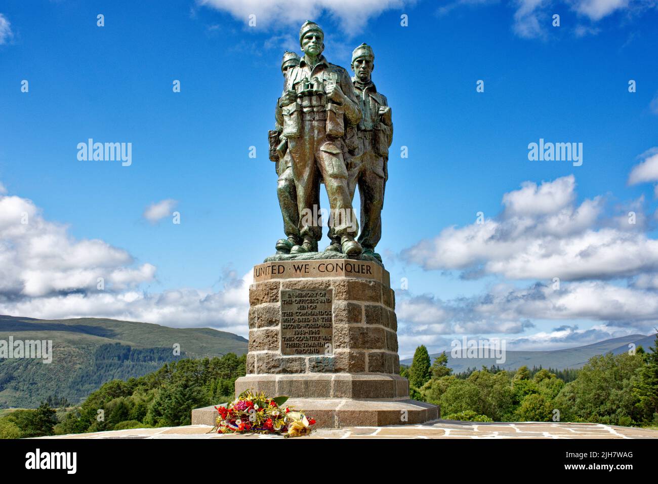 COMMANDO MEMORIAL SPEAN BRIDGE SCOTLAND THE ICONIC STATUE ON A DAY IN