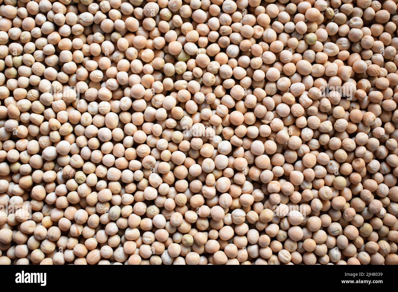 Raw whole dry white peas Stock Photo Alamy