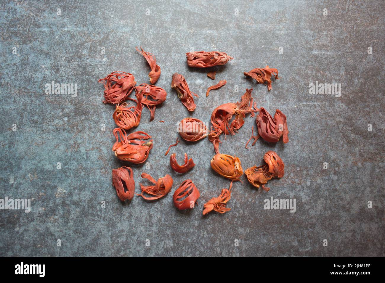 Raw whole dry Mace spice Stock Photo Alamy