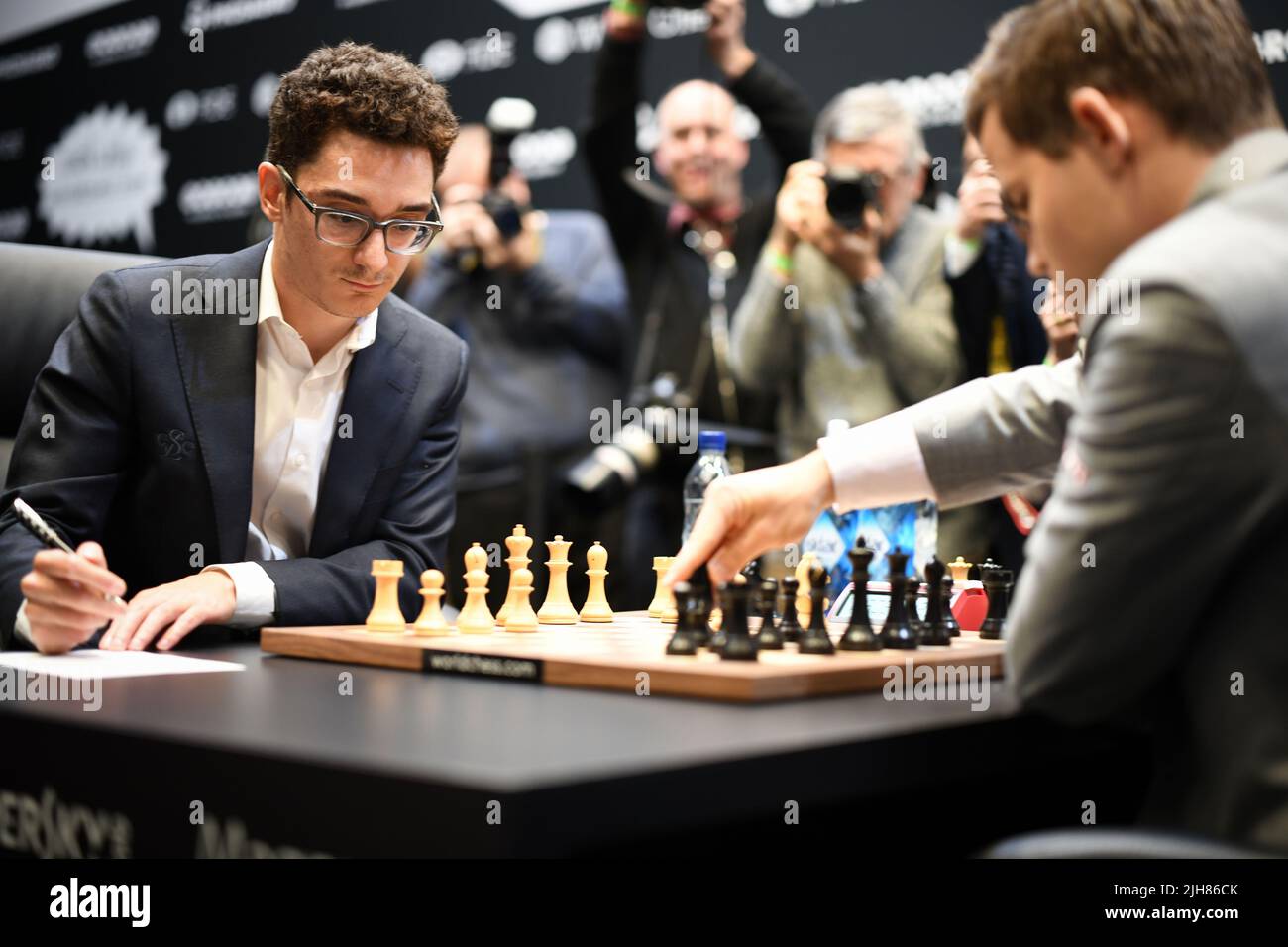 Magnus carlsen hi-res stock photography and images - Page 2 - Alamy