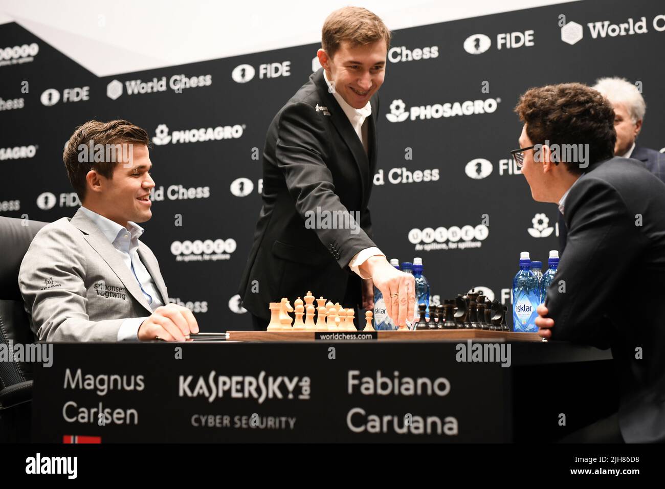 L to R) Bronze medalist Daniil Dubov of Russian , gold medalist Sergey  Karjakin of Russian and silver medalist Magnus Carlsen of Norway pose on  the podium at the medal ceremony for