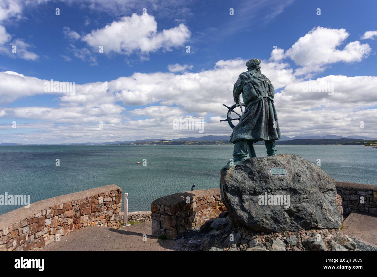 Dick Evans statue at Moelfre, Anglesey, North Wales Stock Photo