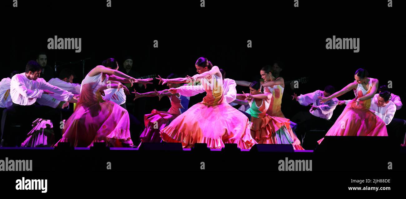 Flamenco, Andalusien, Ballett, Folklore, Dubai Expo, Erotik,  Spanische Tänzer und Tänzerin beim Flamenco voller Anmut und Grazie und Leidenschaft Stock Photo