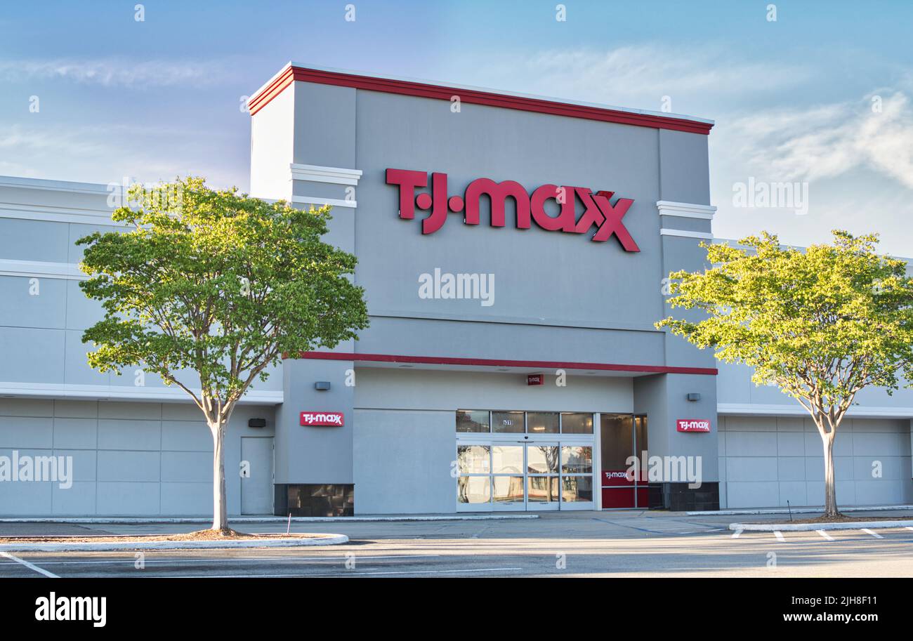 Houston, Texas USA 07-15-2022: T.J. Maxx storefront and building exterior in Houston, TX. American discount department store chain founded in 1976. Stock Photo