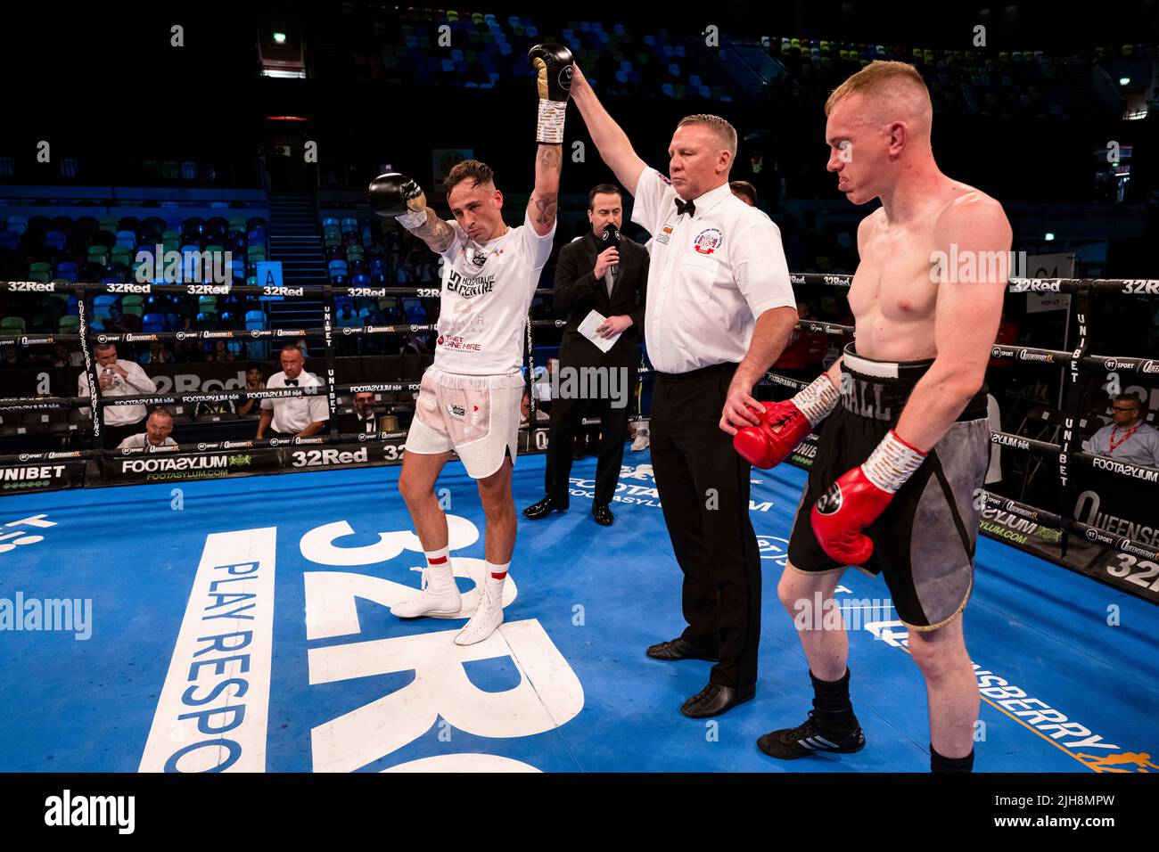 LONDON, UNITED KINGDOM. 16th Jul, 2022. Sean Noakes vs MJ Hall – Welterweight Contest during under fight card of Frankwarren presents Sheeraz vs Torres - WBC Silver Middleweight Championship at Copper Box Arena on Saturday, July 16, 2022 in LONDON UNITED KINGDOM. Credit: Taka G Wu/Alamy Live News Stock Photo
