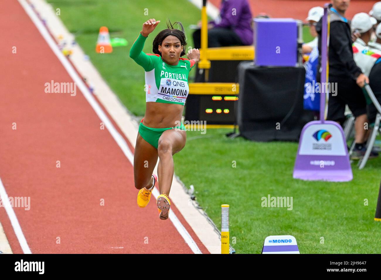 Triple jump womens hi-res stock photography and images - Page 2 - Alamy