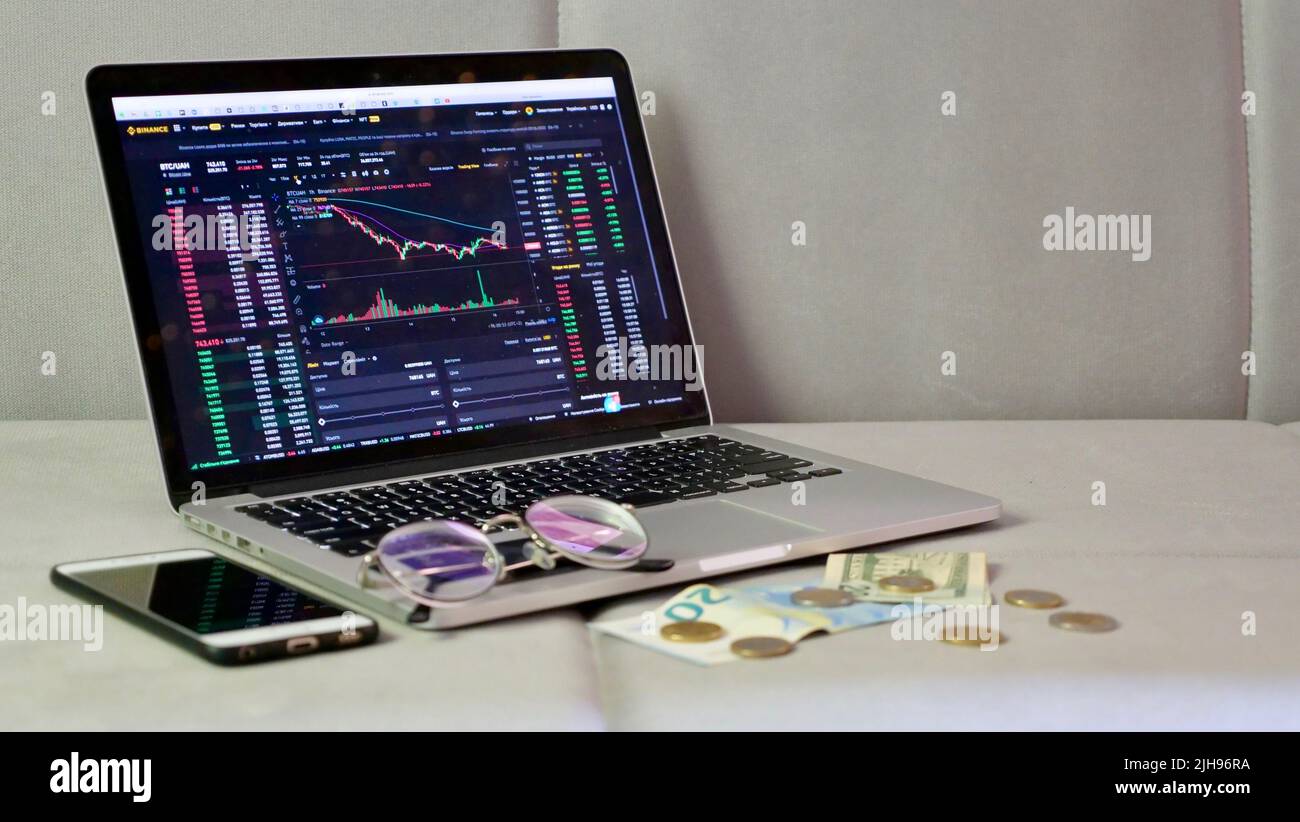 Buy bitcoin hi-res stock photography and images - Page 4 - Alamy