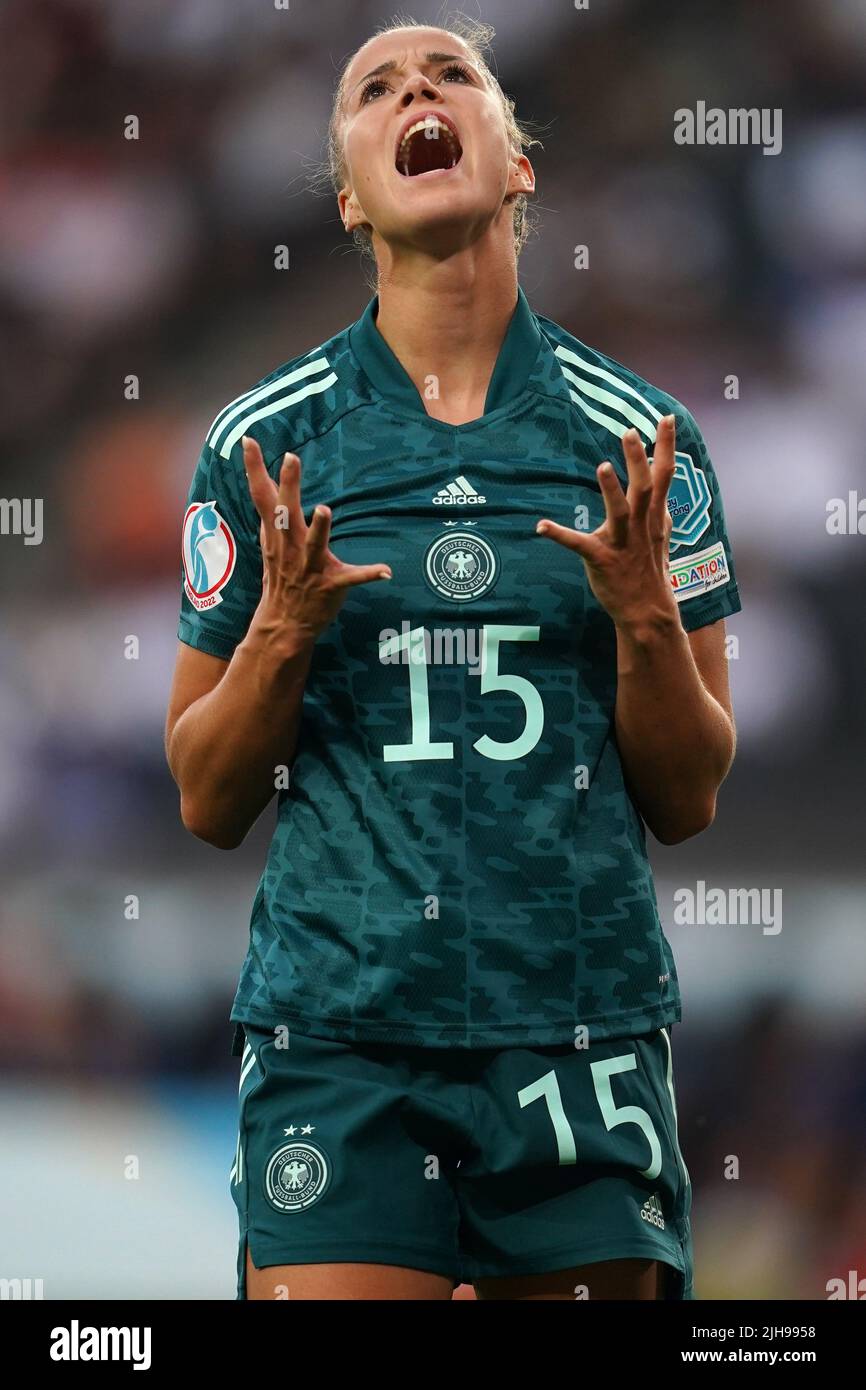 Germany's Giulia Gwinn reacts after missing an attempt at goal during the UEFA Women's Euro 2022 Group B match at Stadium MK, Milton Keynes. Picture date: Saturday July 16, 2022. Stock Photo