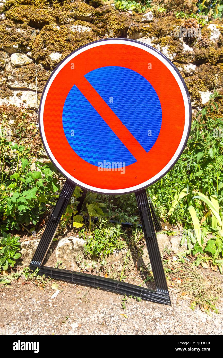 New 'NO PARKING' sign - France. Stock Photo
