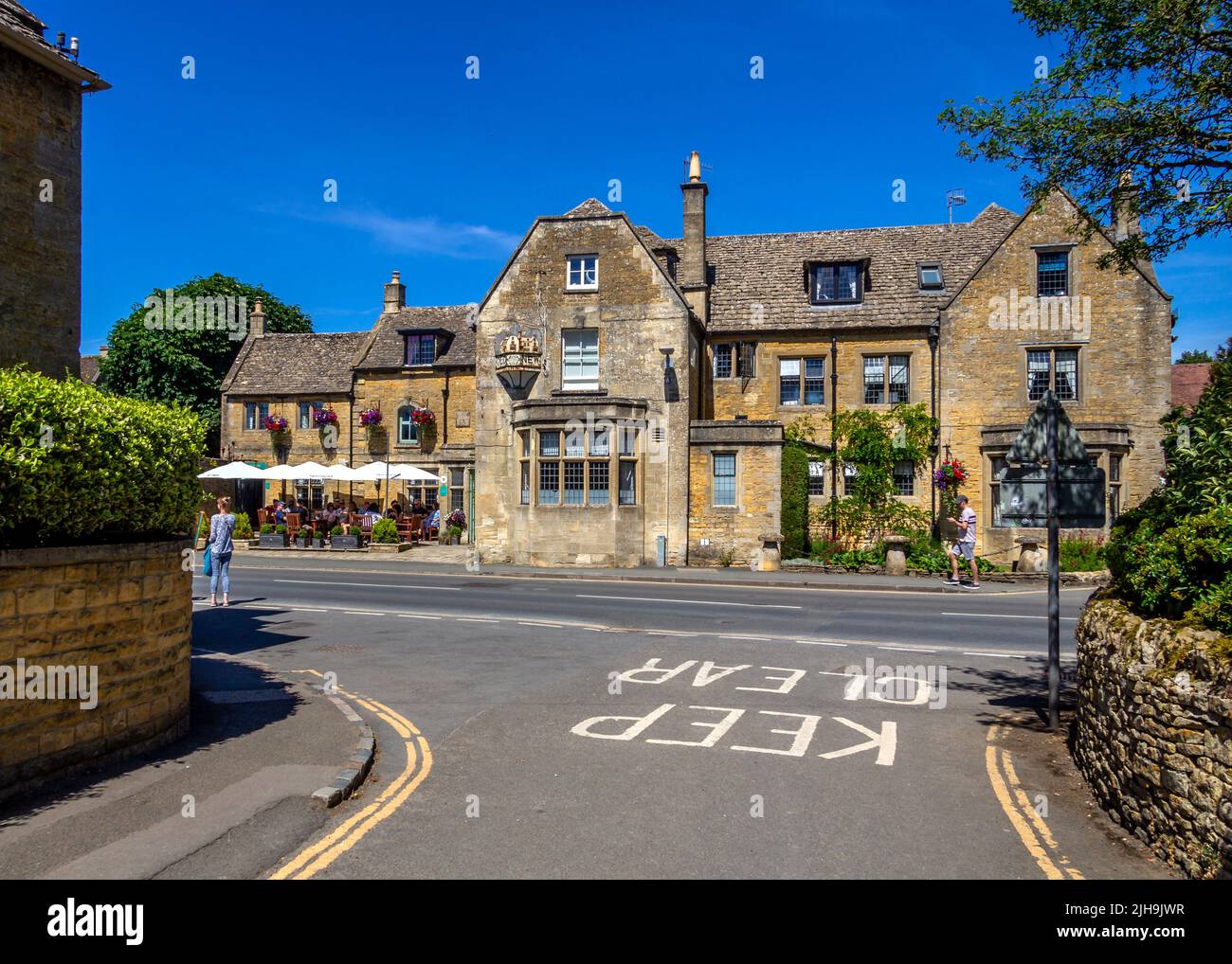 The Old New Inn in Bourton on the Water, Gloucestershire, England. Stock Photo