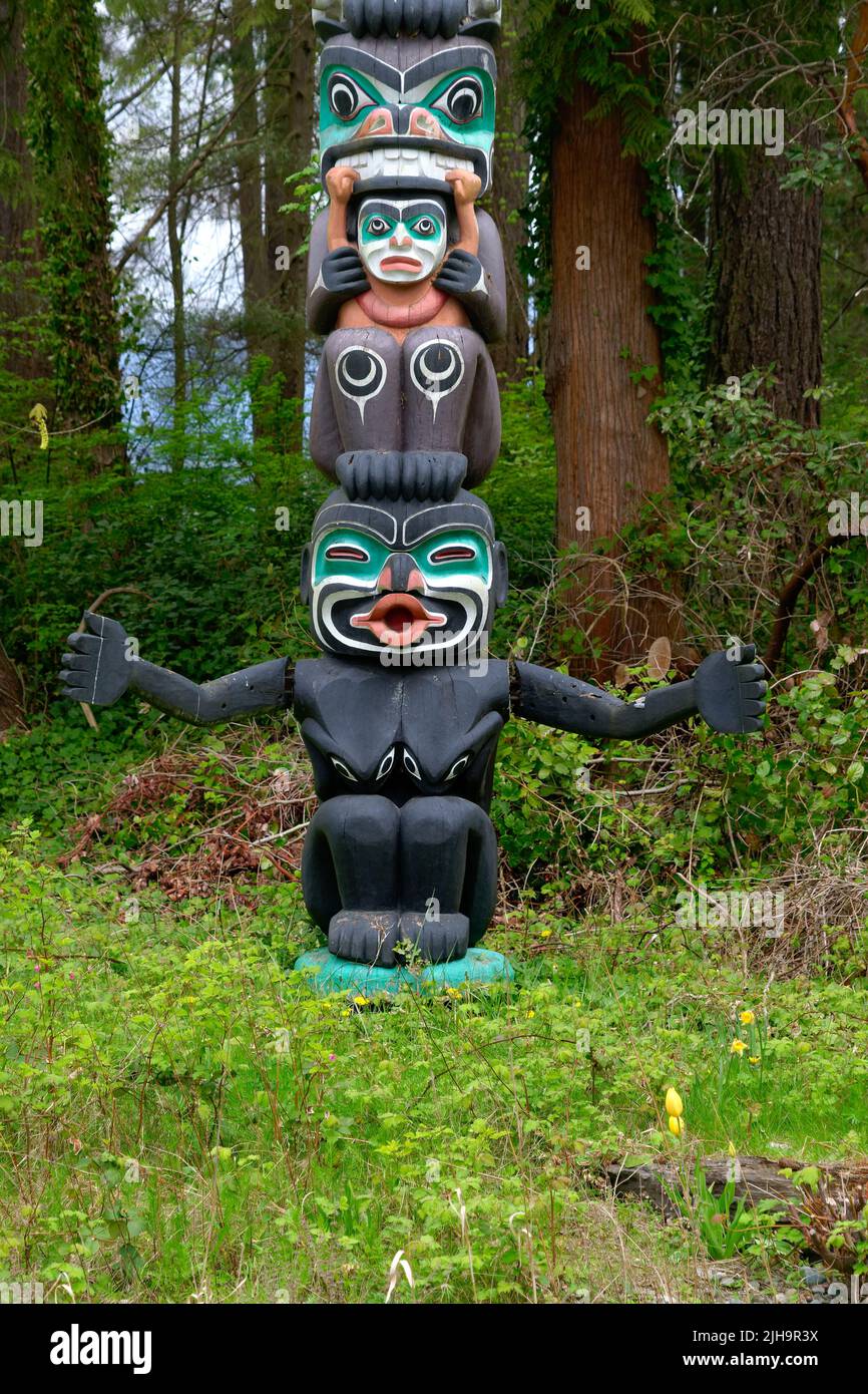 Inuit totem pole hi-res stock photography and images - Page 2 - Alamy