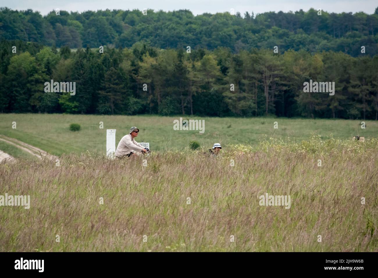 Country cycle hi-res stock photography and images - Alamy