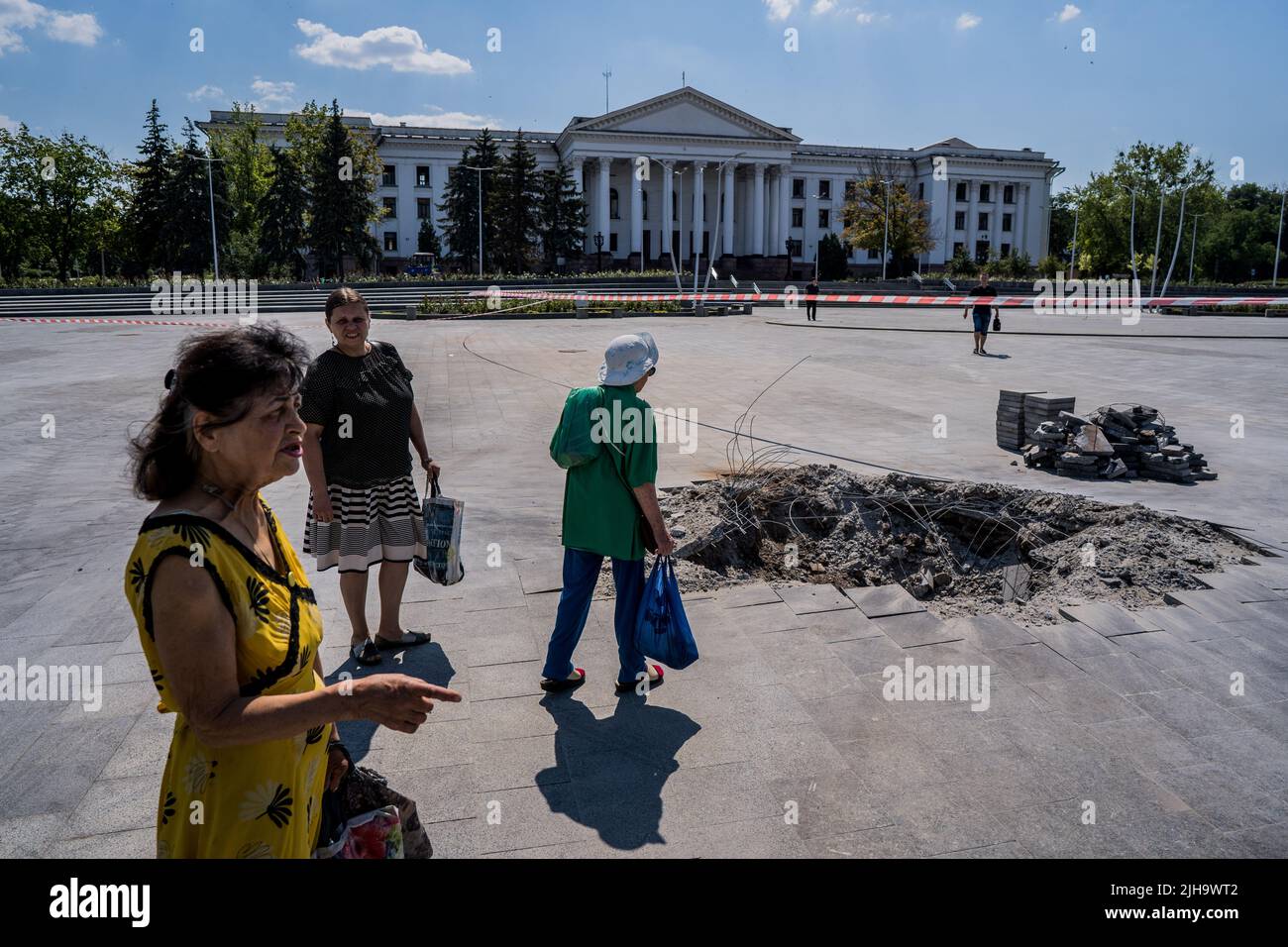 Yosh qizlar bilan shahvoniy massajlarni tomosha qiling Uning yubka ostidagi qiz video