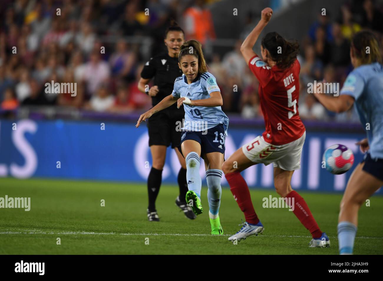 London, UK. 16th July, 2022. Olga Carmona (Spain Women)Simone Boye ...