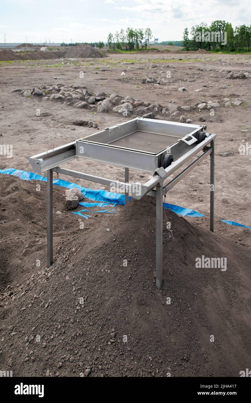 Soil sieve archaeology hires stock photography and images Alamy