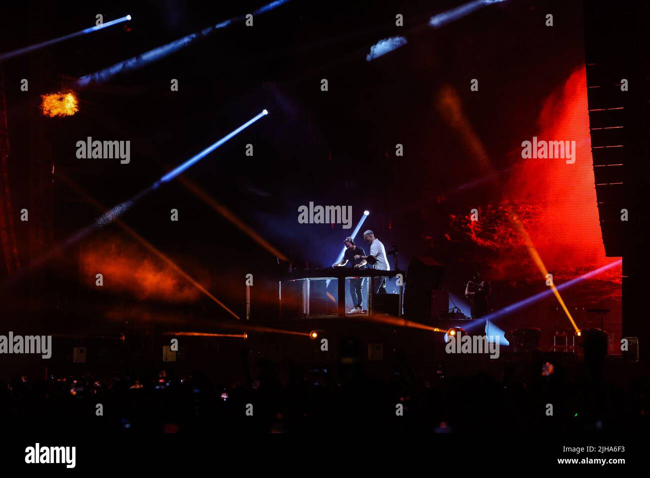 Paris, France. 16th July, 2022. LOLLAPALOOZA PARIS - JULY 16: David Guetta and DJ Snake on the 'LOLLAPALOOZA PARIS' stage on July 16, 2022 at Hippodrome ParisLongchamp in Paris, France. (Photo by Lyvans Boolaky/ÙPtertainment/Sipa USA) Credit: Sipa USA/Alamy Live News Stock Photo