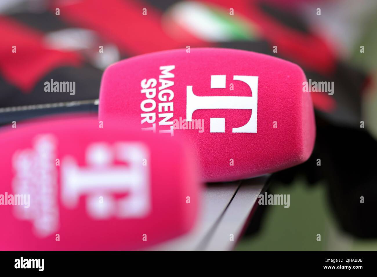 Telekom magenta sport hi-res stock photography and images - Alamy