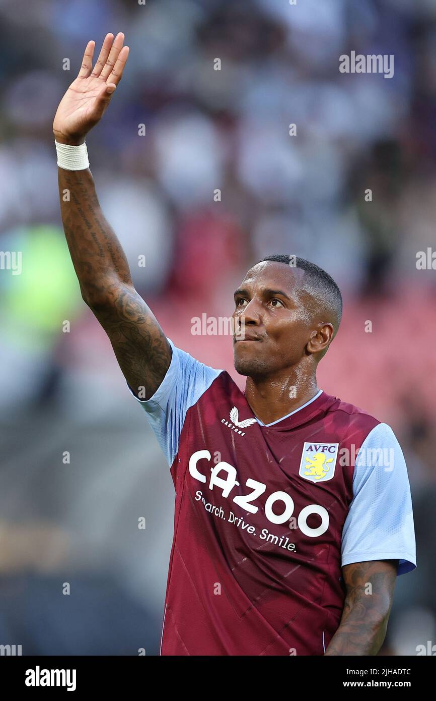 Brisbane, Australia. 17th July, 2022. Ashley Young of Aston Villa applauds  to the crowd after the match in Brisbane, Australia on 7/17/2022. (Photo by  Patrick Hoelscher/News Images/Sipa USA) Credit: Sipa USA/Alamy Live