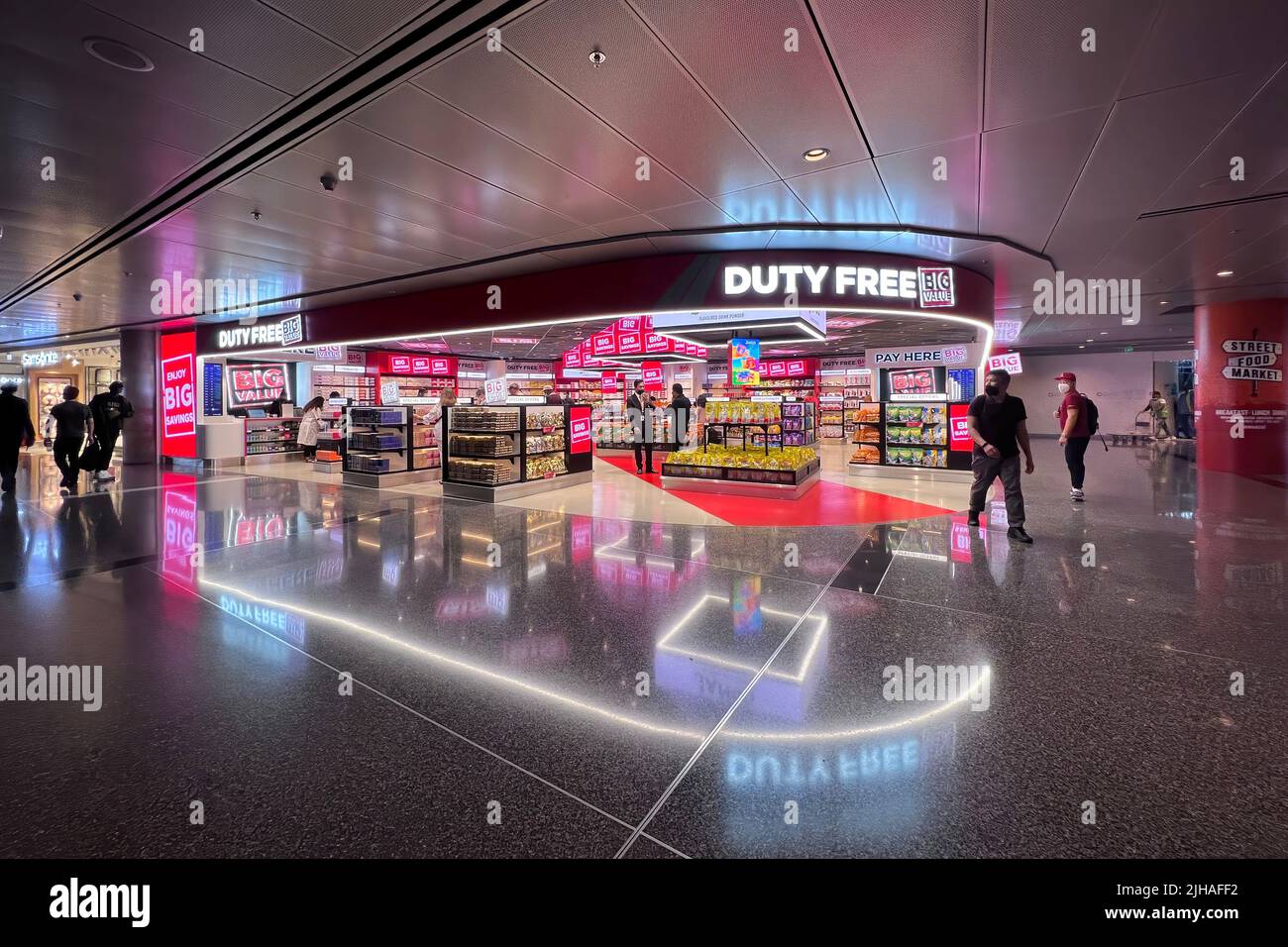 Hamad International Airport Duty Free Shop Stock Photo Alamy