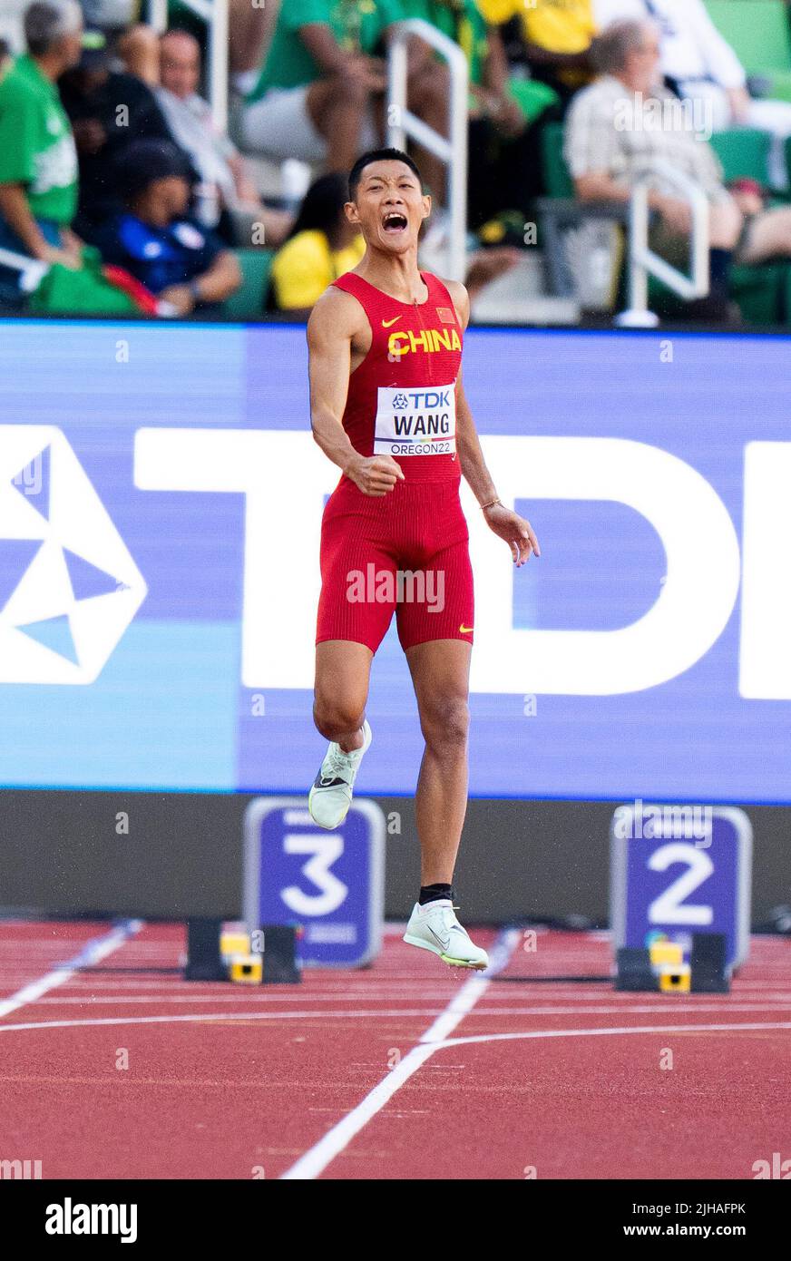 Mens long jump hires stock photography and images Alamy