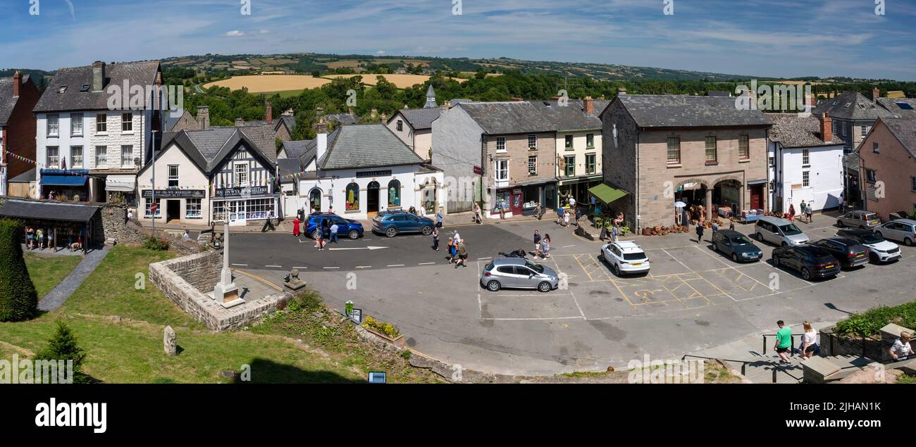 Editorial Hay-on-Wye, UK - July 16, 2022: Hay-on-Wye, a town in South Wales known for lots of shops of second hand books and the The Hay Festival of L Stock Photo