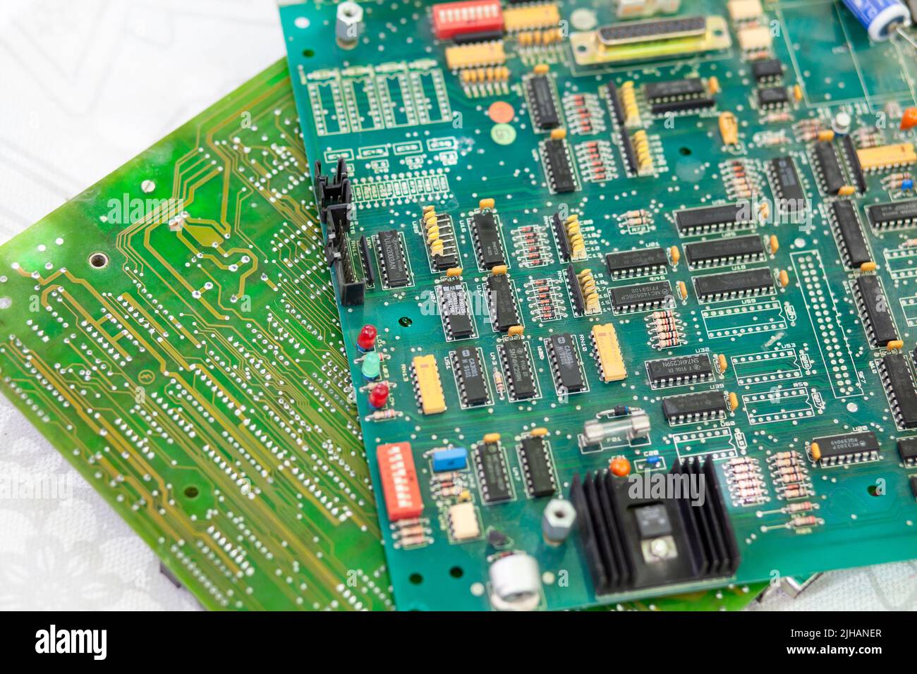 Old computer chips that are out of order. Not working with