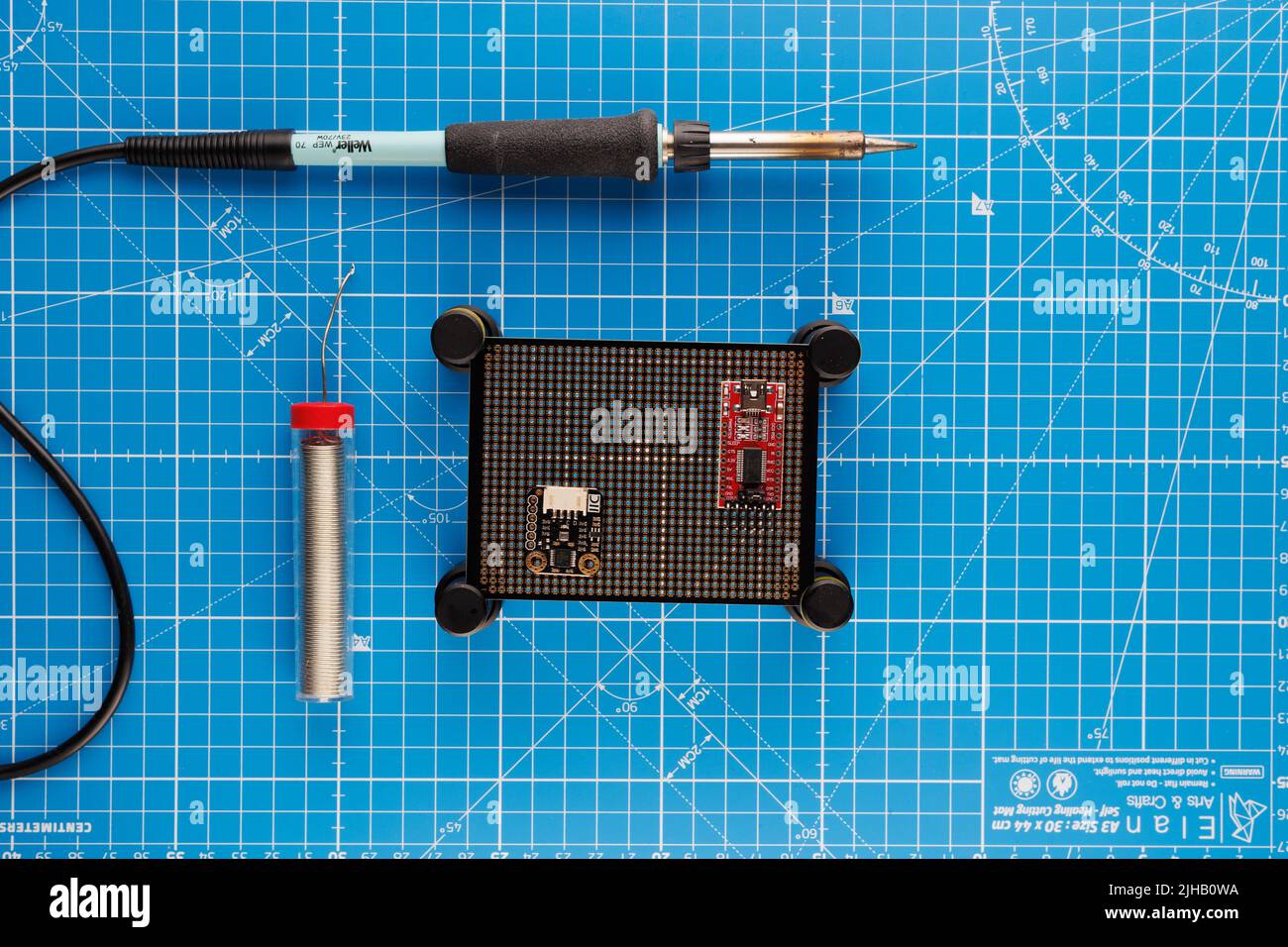 Pcb connector hires stock photography and images Alamy