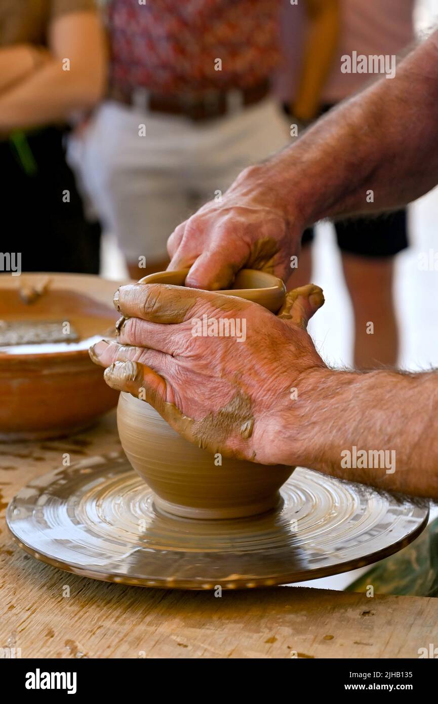 Potters wheel hi-res stock photography and images - Alamy
