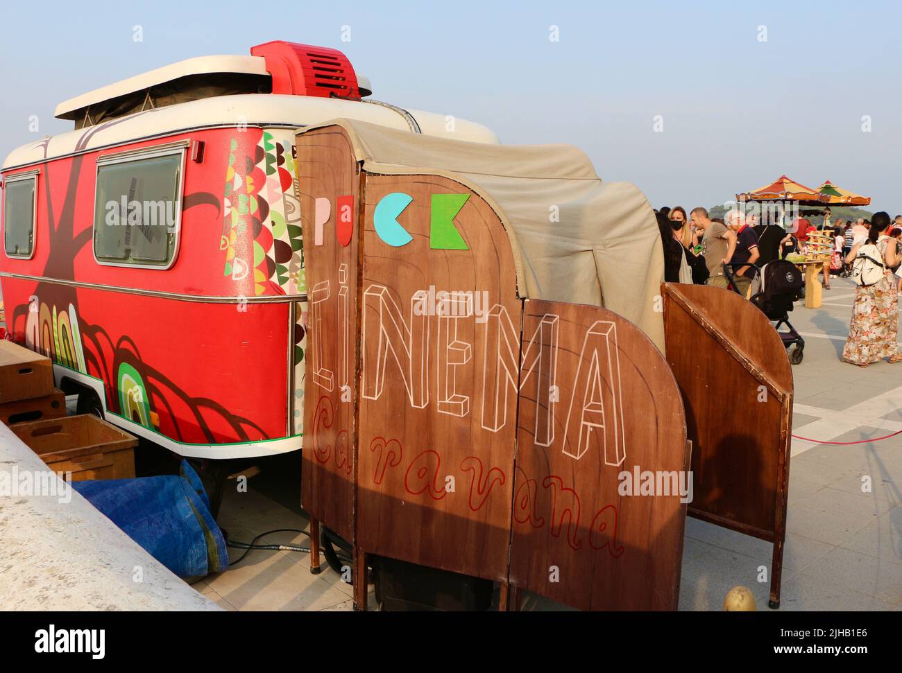 Puck cinema caravana hi res stock photography and images Alamy