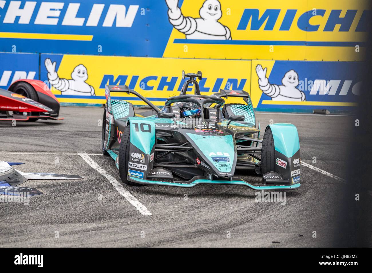 Sam Bird (car no. 10) of Jaguar Racing drives during the ABB FIA Formula E Championship, New York City E-Prix Season 8 Round 11 in the Brooklyn borough of New York City. Stock Photo