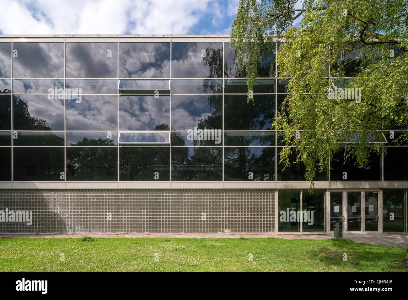 Krefeld, Textilingenierschule, heute Hochschule Niederrhein, Frankenring, Hauptgebäude mit Glasfassade, 1951-1958 von Bernhard Pfau Stock Photo