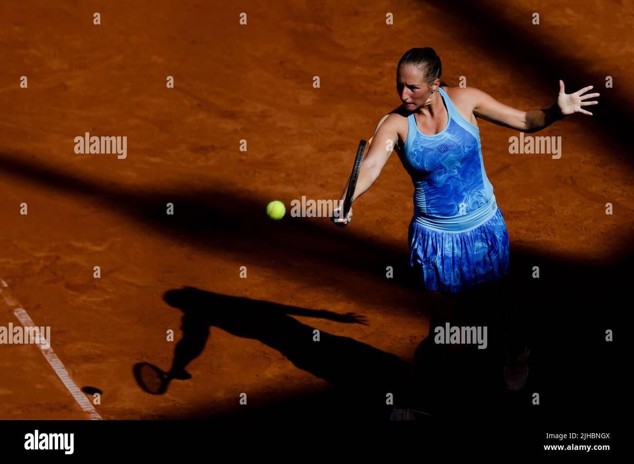 Hamburg, Germany. 17th July, 2022. Tennis: WTA Tour/ATP Tour, singles, women, 1st round. Jani (Hungary) - Pigossi (Brazil). Reka Luca Jani in action. Credit: Frank Molter/dpa/Alamy Live News Stock Photo