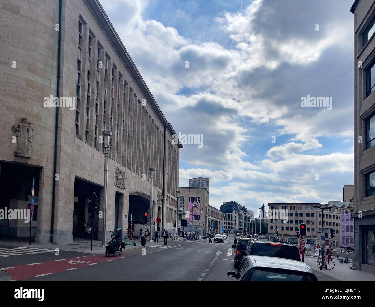 Few cars stopped at the Red traffic light in Brussels Stock Photo - Alamy