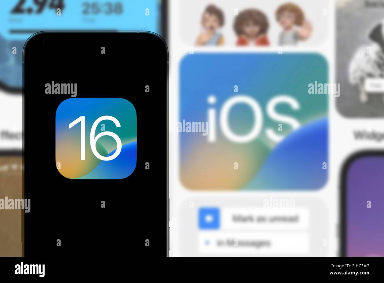 New iPhone pro with the apple installation screen with the new IOS 16