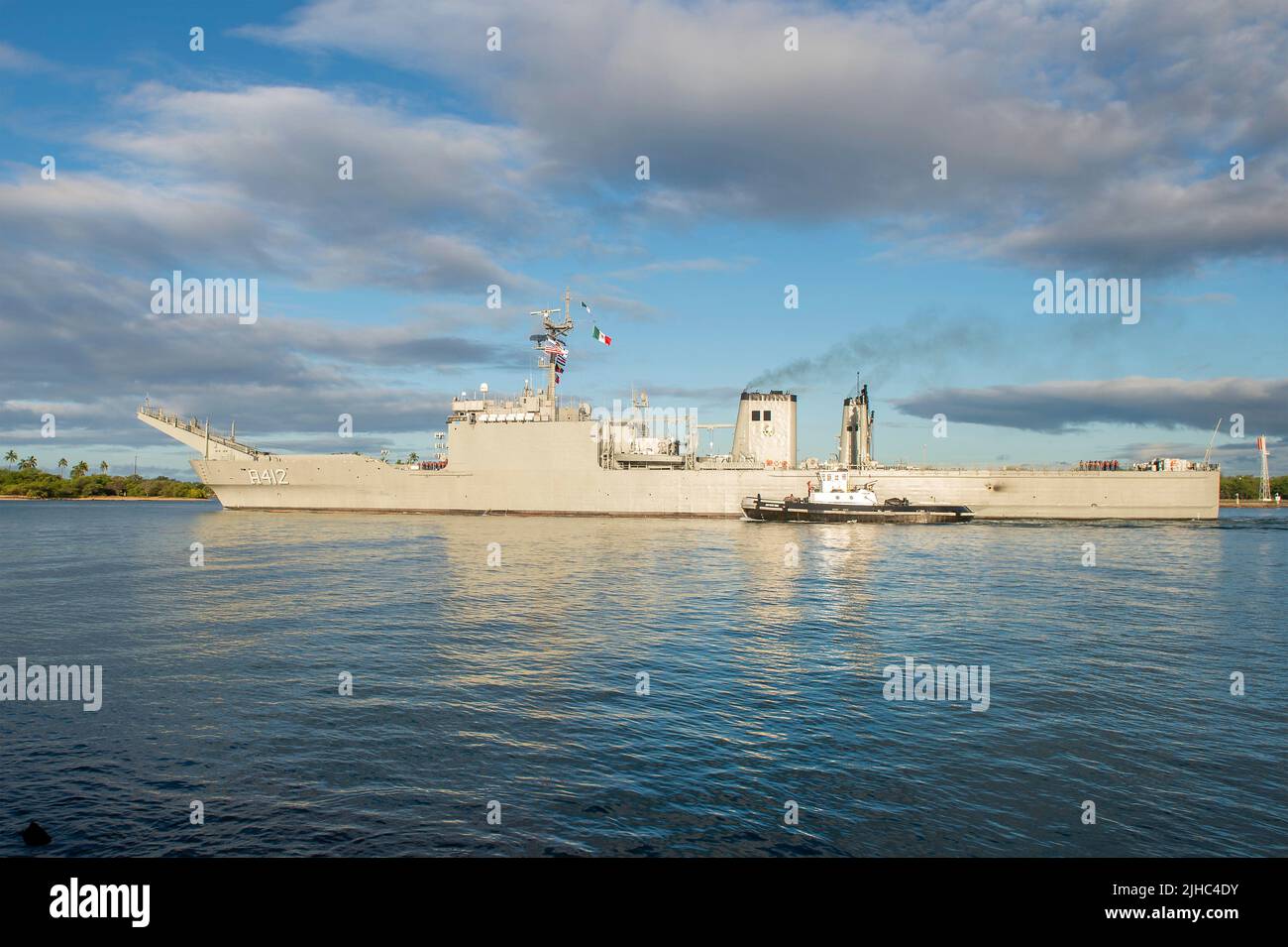 Pearl Harbor, United States. 12 July, 2022. The Mexican Navy Newport-class tank landing ship ARM Usumacinta departs Pearl Harbor to begin the at-sea phase of Rim of the Pacific July 12, 2022 in Honolulu, Hawaii.  Credit: MC2 Aiko Bongolan/US Navy/Alamy Live News Stock Photo