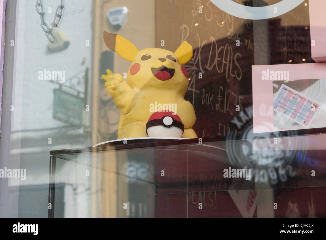 Pikachu birthday cake Stock Photo - Alamy