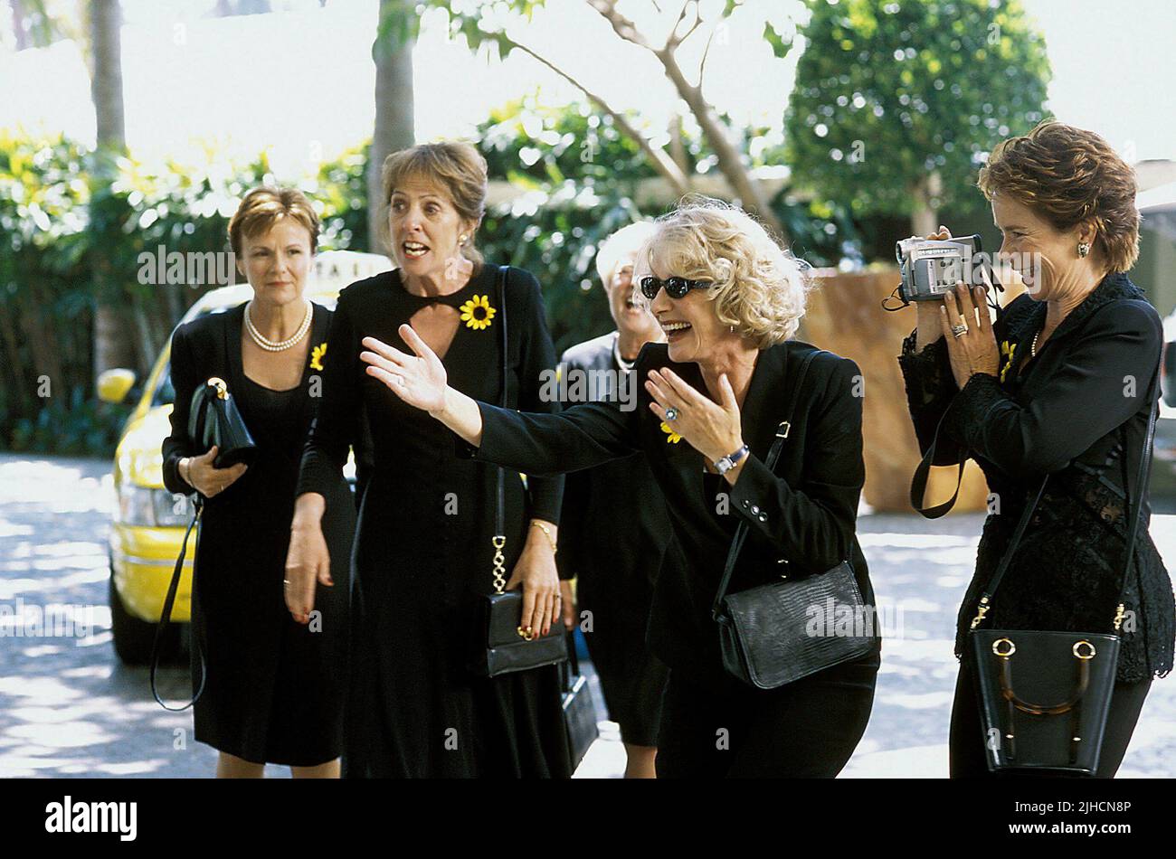 JULIE WALTERS, PENELOPE WILTON, ANNETTE CROSBIE, HELEN MIRREN, CELIA IMRIE, CALENDAR GIRLS, 2003 Stock Photo