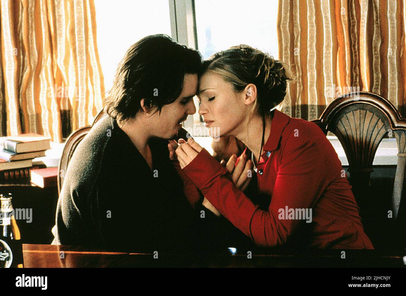 ETHAN HAWKE, JULIA STILES, HAMLET, 2000 Stock Photo Alamy