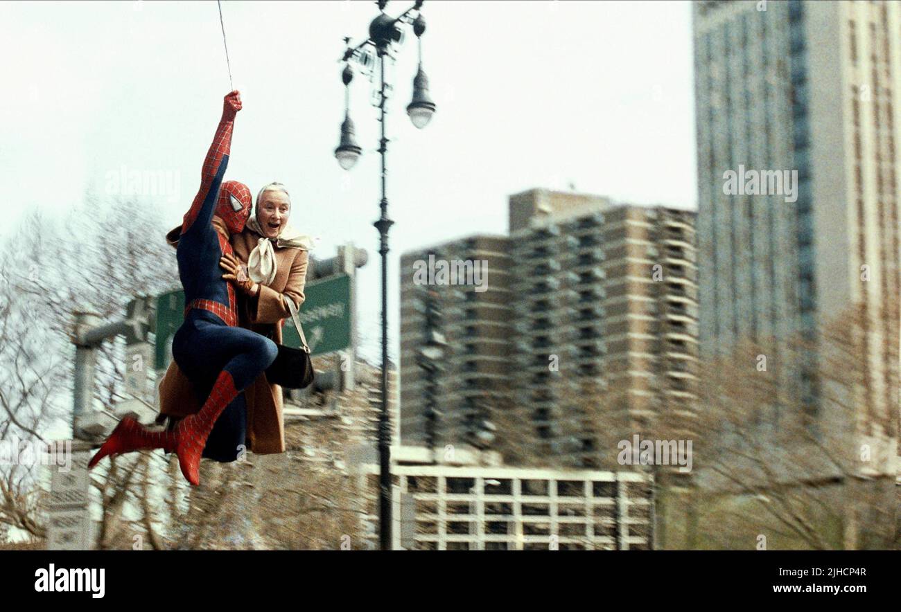 TOBEY MAGUIRE, ROSEMARY HARRIS, SPIDER-MAN 2, 2004 Stock Photo