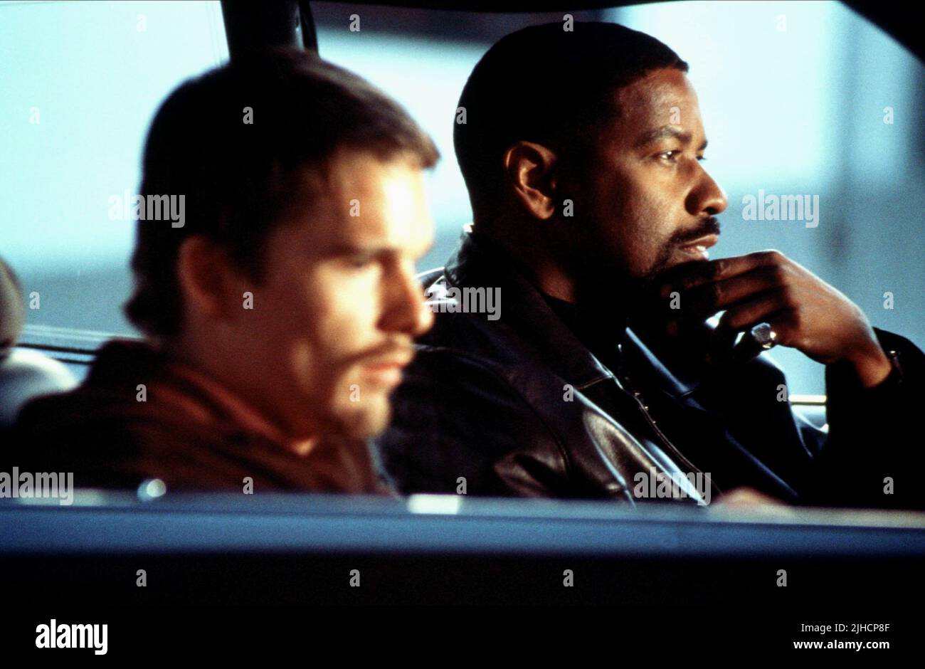 ETHAN HAWKE, DENZEL WASHINGTON, TRAINING DAY, 2001 Stock Photo - Alamy