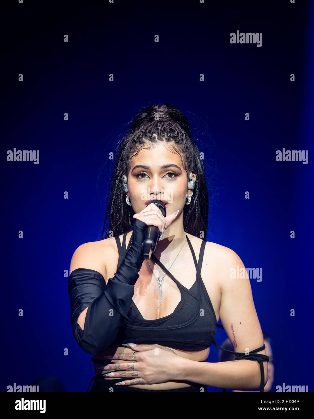 London, UK, Sunday, 17th July 2022 Mabel performs live on stage as part of the Somerset House Summer Series 2022, Somerset House, The Strand. Credit: DavidJensen / Empics Entertainment / Alamy Live News Stock Photo