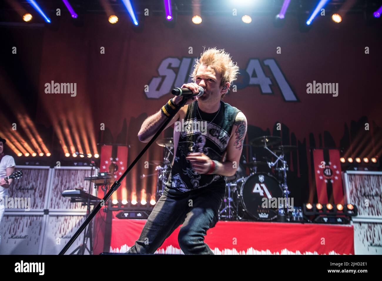 Sum 41 punk hi-res stock photography and images - Alamy
