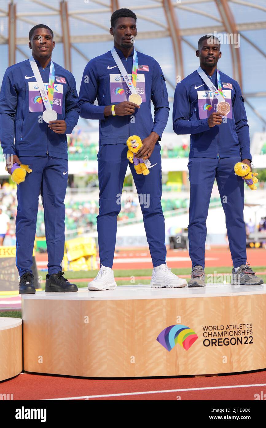 Eugene, USA. 17th July, 2022. Gold medalist Fred Kerley (C) of the United States poses with teammates silver medalist Marvin Bracy (L) and bronze medalist Trayvon Bromell during the awarding ceremony of men's 100m at the World Athletics Championships Oregon22 in Eugene, Oregon, the United States, July 17, 2022. Credit: Wang Ying/Xinhua/Alamy Live News Stock Photo