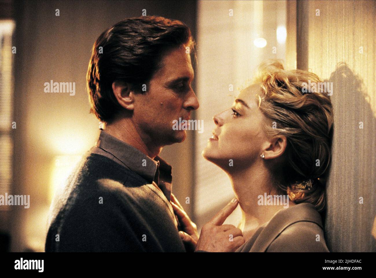 MICHAEL DOUGLAS, SHARON STONE, BASIC INSTINCT, 1992 Stock Photo