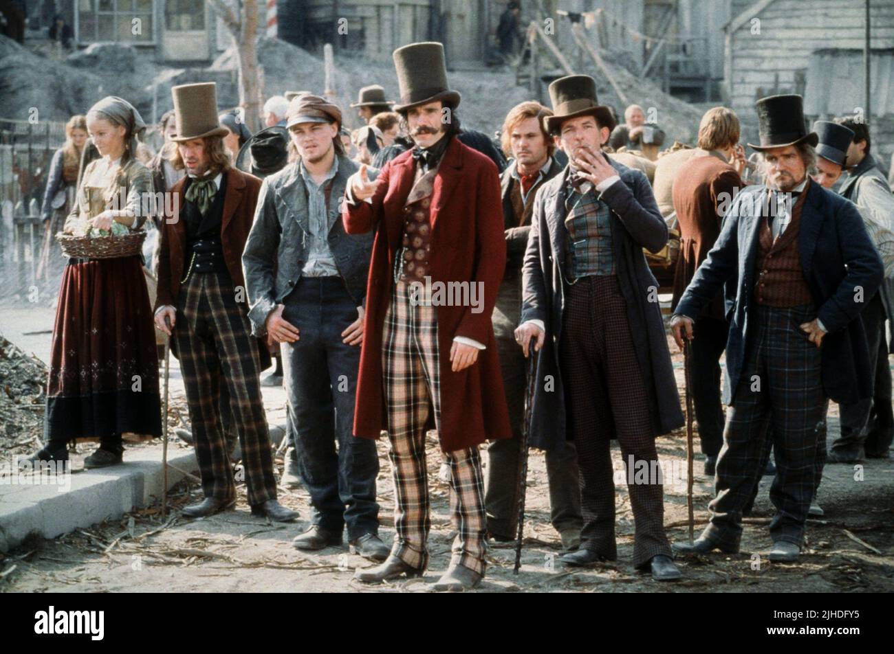 LEONARDO DICAPRIO, DANIEL DAY-LEWIS, GANGS OF NEW YORK, 2002 Stock Photo