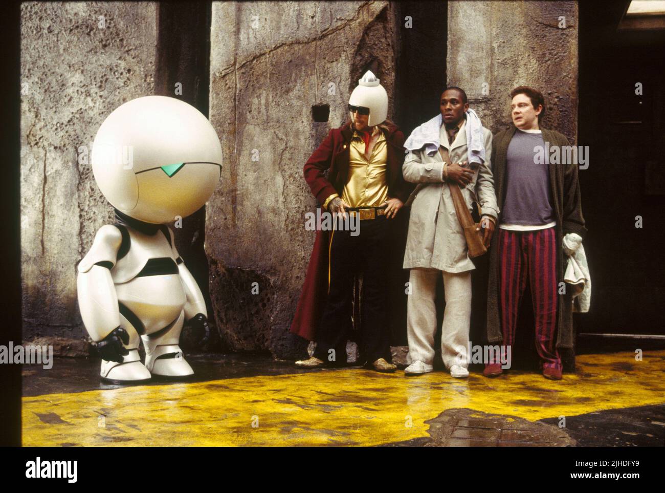 WARWICK DAVIS (ANDROID MARVIN), SAM ROCKWELL, MOS DEF, MARTIN FREEMAN, THE HITCHHIKER'S GUIDE TO THE GALAXY, 2005 Stock Photo