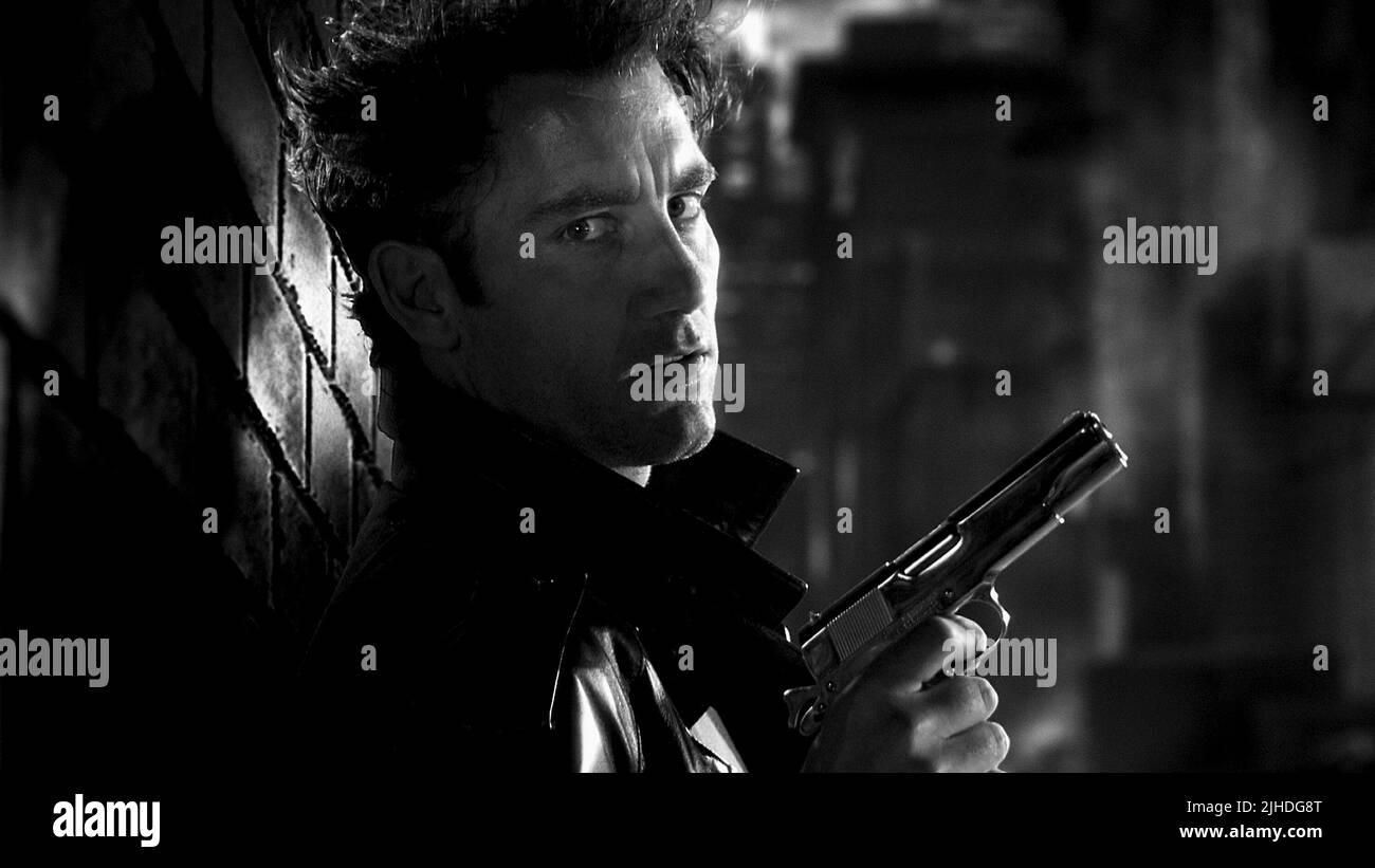 Clive owen sin city Black and White Stock Photos & Images - Alamy