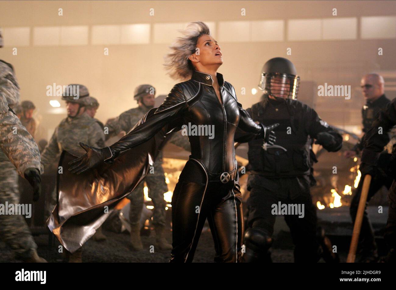 X men x men storm halle berry hi-res stock photography and images