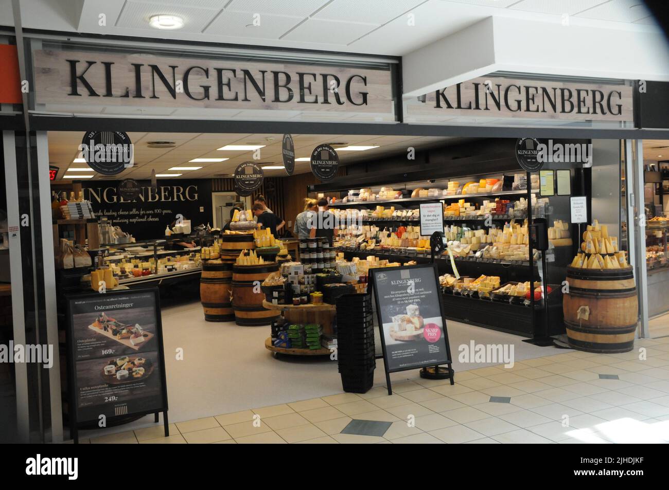 Hollandsk gouda xl cheese hi-res stock photography and images - Alamy