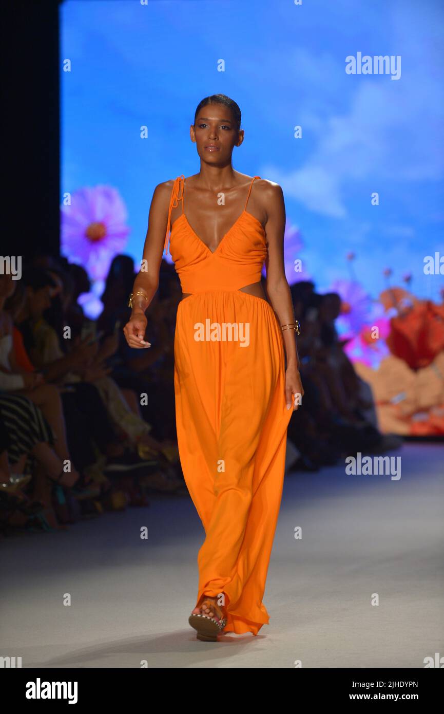 MIAMI BEACH, FLORIDA - JULY 15: A model walks the runway for Sinesia ...